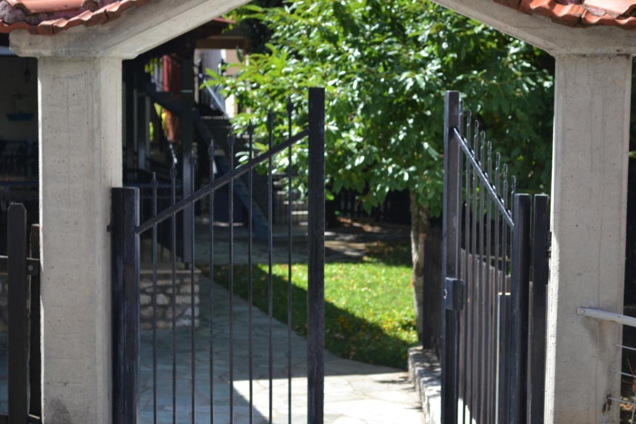 Elati Mansion Apartment Exterior photo
